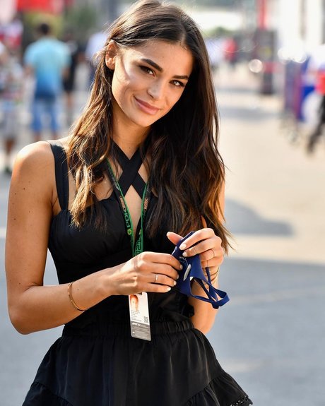 Sandra Dziwiszek modèle de haute qualité collection