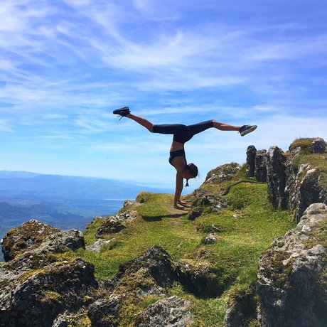 Sandra Dziwiszek actriz caliente imagen