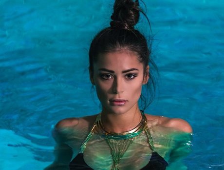 Sandra Dziwiszek estrella sexy imágenes