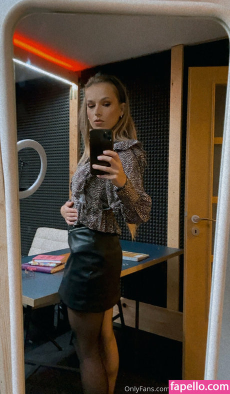 Lady Annabelle perfect pornstar gallery
