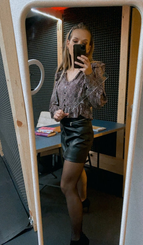 Lady Annabelle pretty pornstar pics