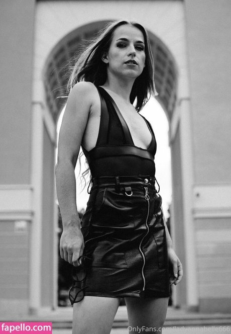 Lady Annabelle estrella atractiva fotos