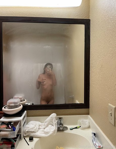 Kylee Tingstrom nude model images