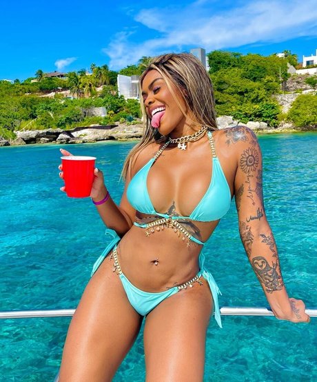 Lais Oliveira modelo mejor fotos