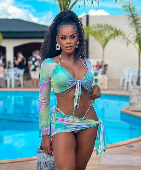 Lais Oliveira actriz xxx fotos