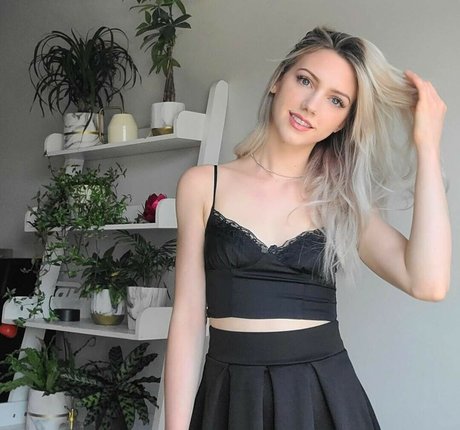 Kimcella star du porno adulte photos