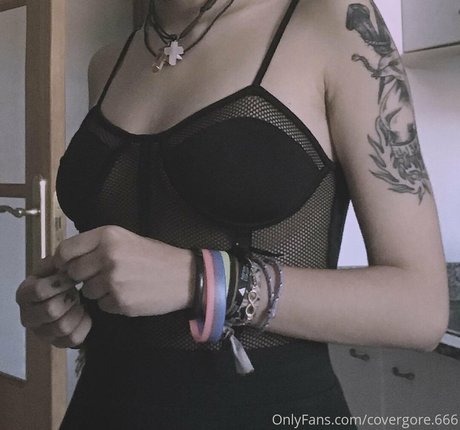 covergore 666 modelo hd foto