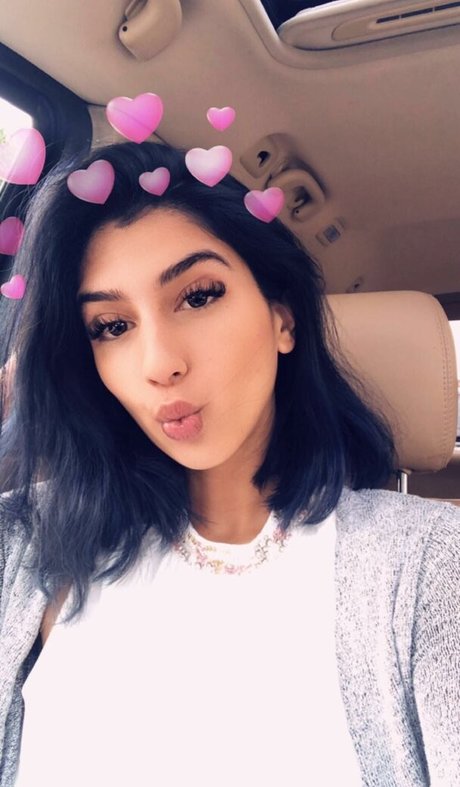 Jasdeep Johal porn model images
