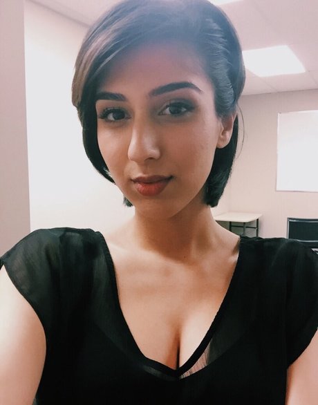 Jasdeep Johal beautiful actress gallery