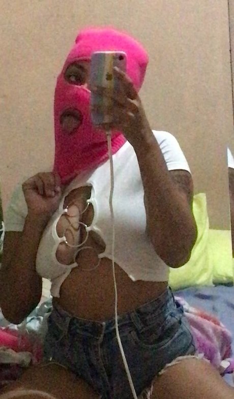 Myyyystical modelo agradable imagen