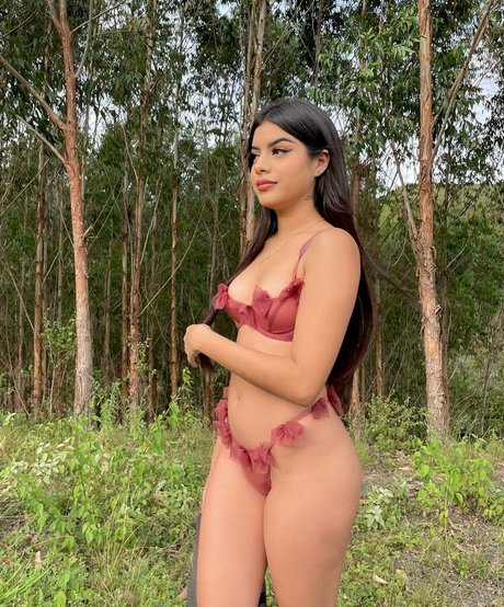 Camila Martinez estrella porno desnuda imagen