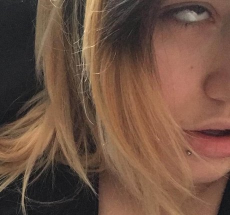 eileenexy estrella desnuda imagen