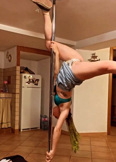 MidoriShake beau modèle des photos