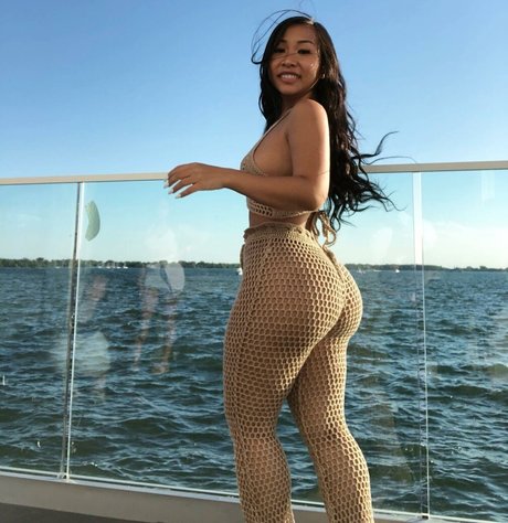 Nhi Tran estrella porno desnuda foto