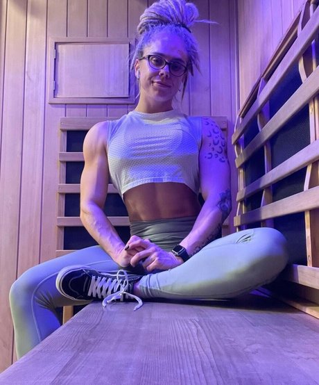 Mel With The Dreads estrella porno en alta definición galerías