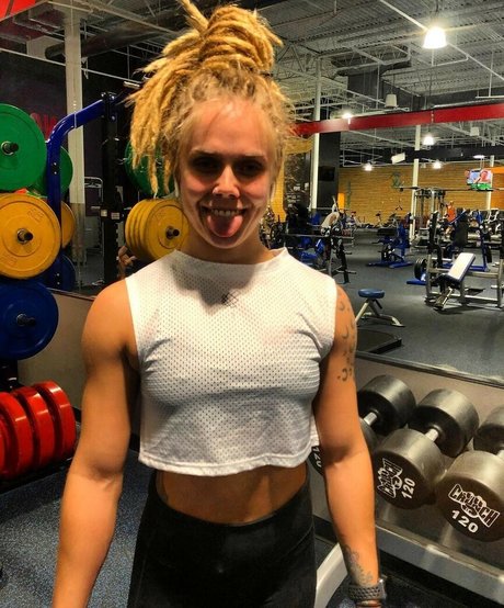 Mel With The Dreads actriz perfecta fotos