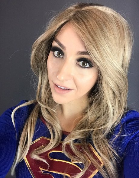 Arty Fakes modèle parfait photo