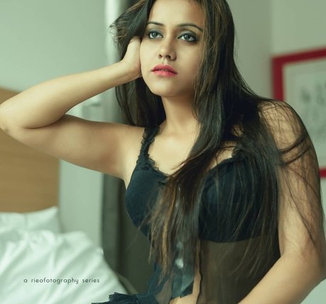 Yajnaseni modèle de haute qualité photos