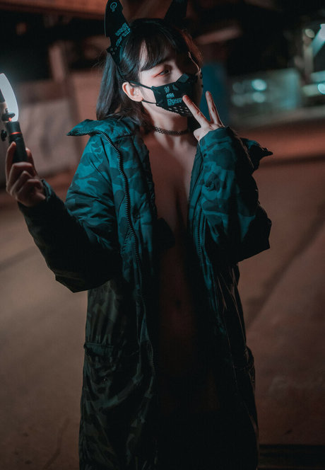 Djawa Jenny actrice pornographique collection