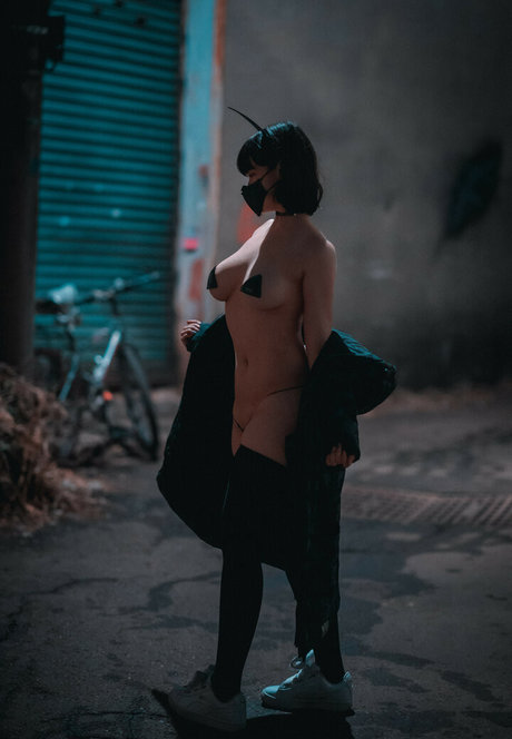 Djawa Jenny modelo xxx galería