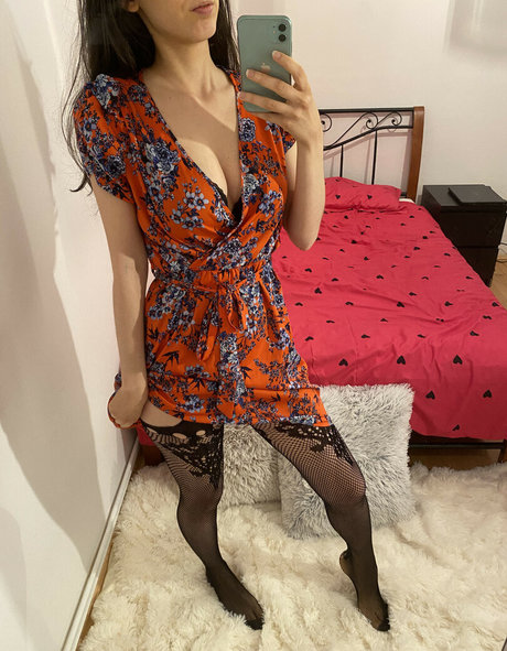 aDamselInNoDress model pornographic picture