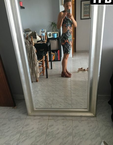 Claire Hutchings estrella sexy imágenes