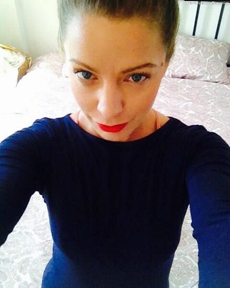 Claire Hutchings modelo desnudo archivo