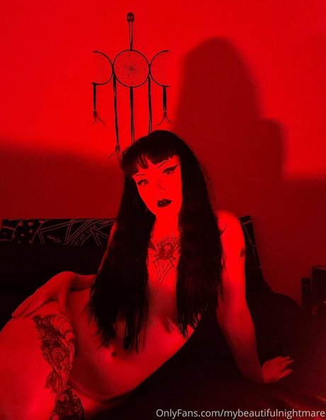 mybeautifulnightmare modèle sympa galeries