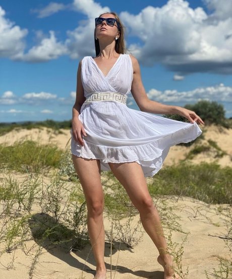 katmartynova1 modelo desnudos foto