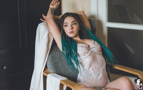 Aliceverner modèle sexy img