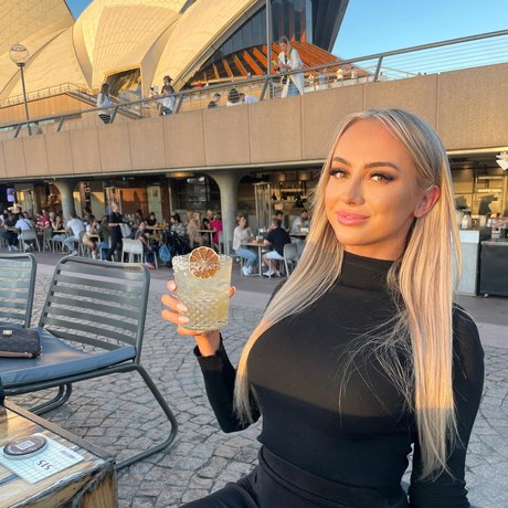 Taylah Small modèle pornographique photos