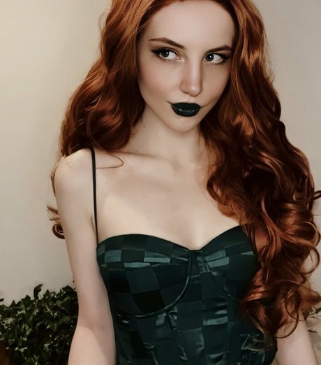 breadwitchery model perfect photos