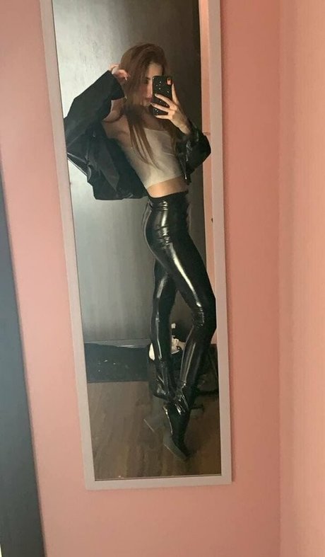 alexandra shock model perfect photo