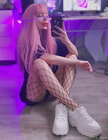 alexandra shock star nude photo