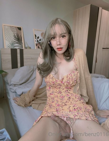 Benz Sang desnudos de estrellas porno foto