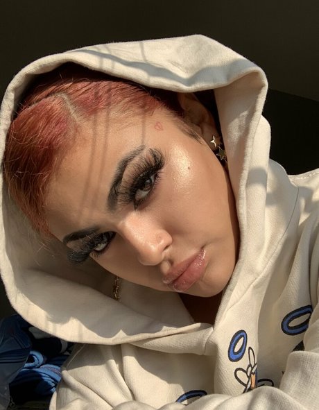 RosalbaNaomi modèle porno photo