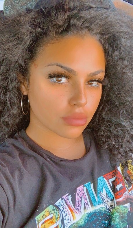 RosalbaNaomi actrice parfaite des photos