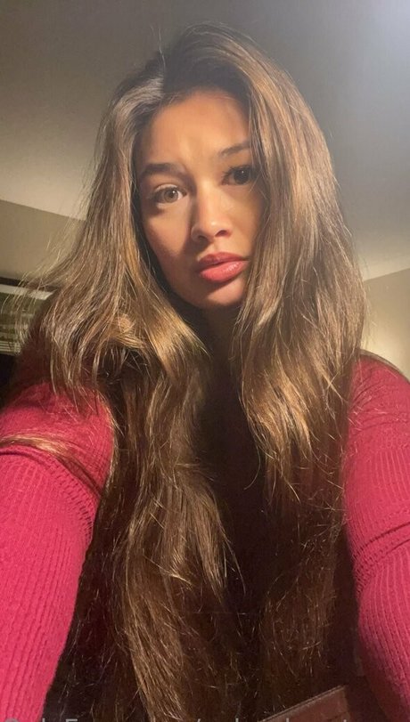 aylaadventures high quality pornstar pic