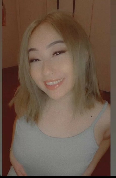 Omgwtfpaa model porn image
