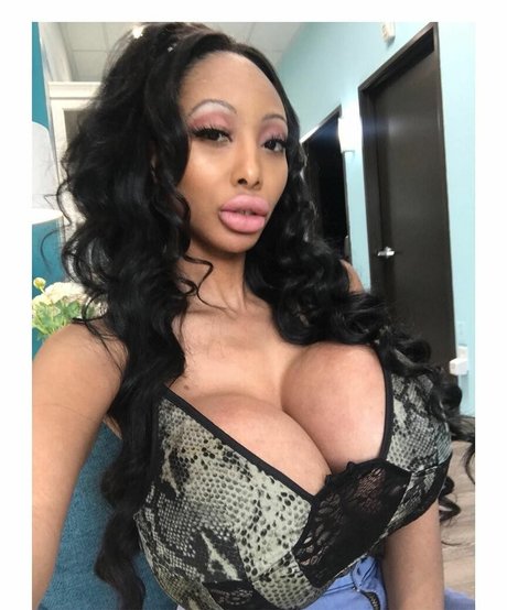 Ruby Sunset pornstar art pictures