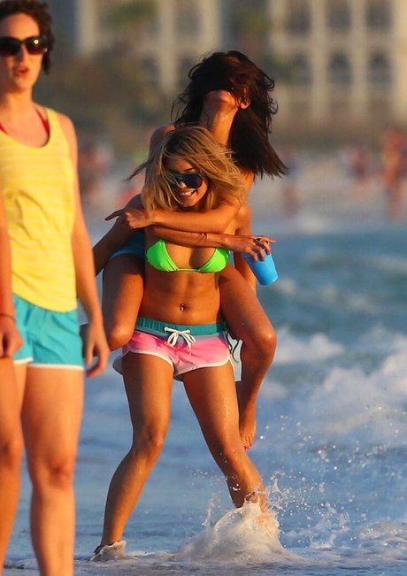 Vanessa Hudgens modelo bonita galería