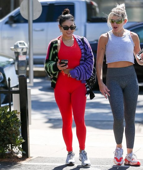 Vanessa Hudgens modèle hd galerie