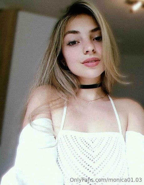 monica01 03 actriz imagen