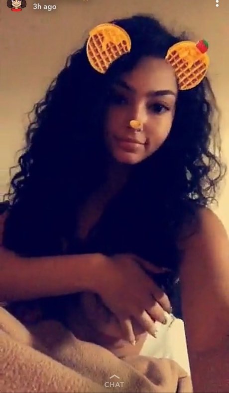 Ash Kaash porn model gallery