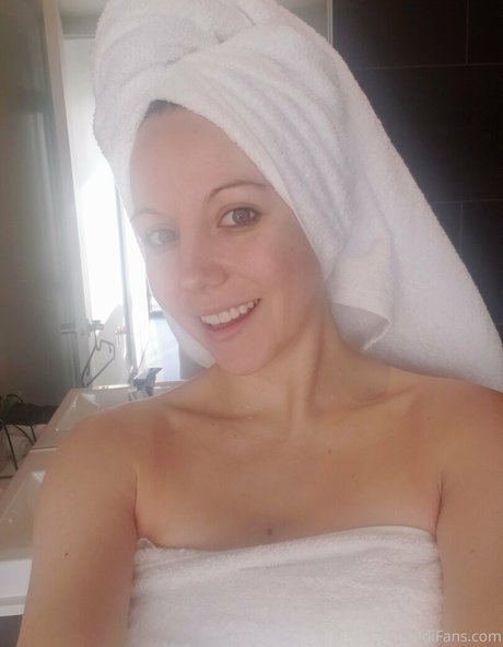 andiland hot pornstar picture
