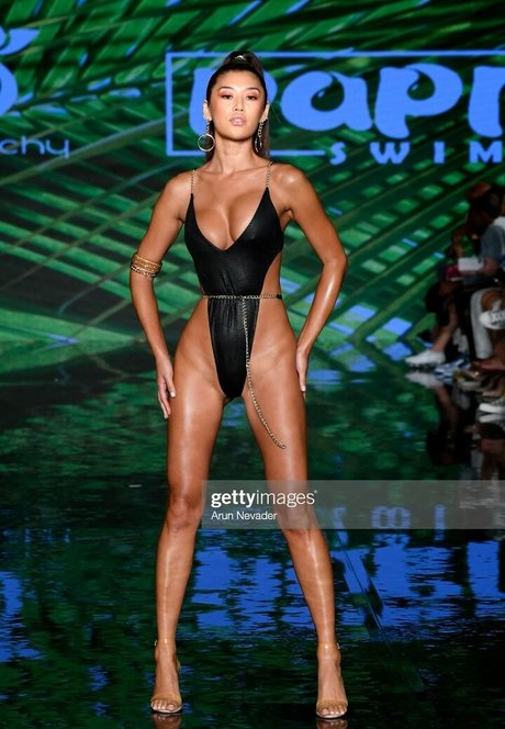 Jenn Lee modèle images