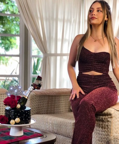 trivitv nudes model images