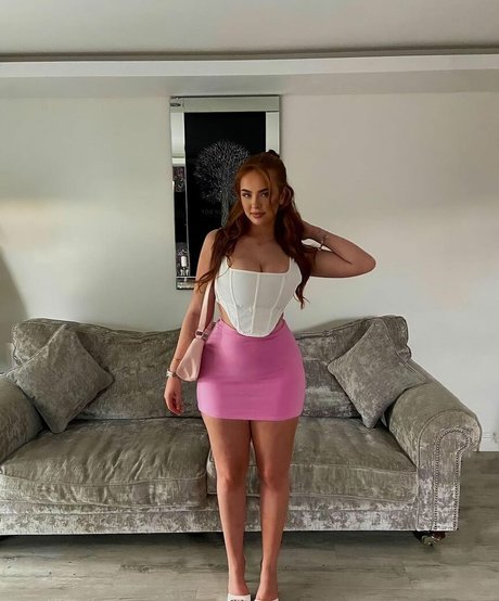 Neave Dare sexy actress photos