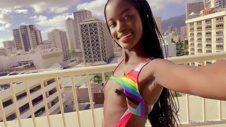 _Petite Doll_ estrella porno xxx imágenes