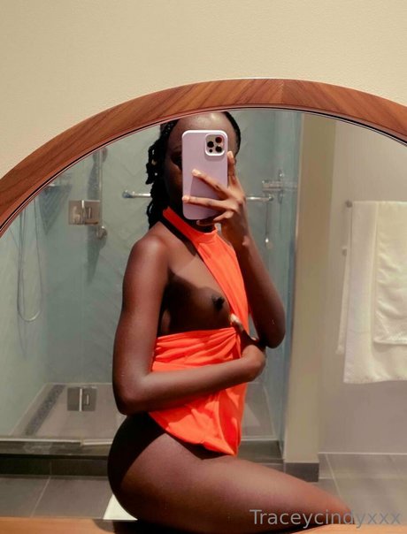 _Petite Doll_ star du porno érotique des photos